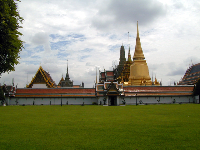 Wat Phra Kaeo (Temple of the Emerald Buddha) 1