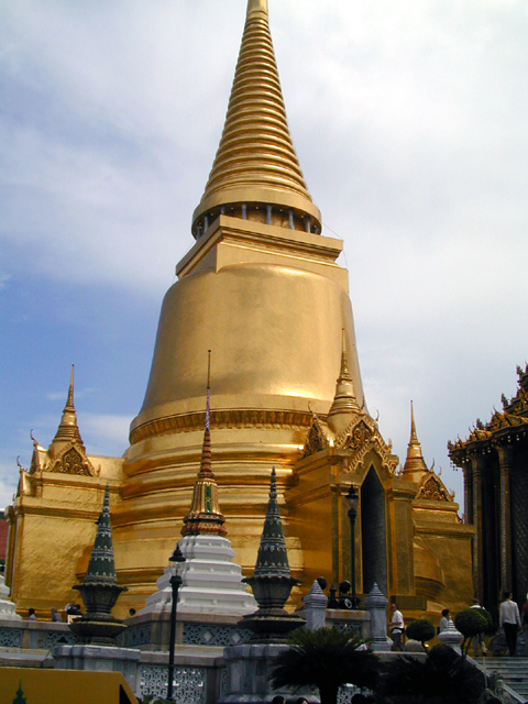 Wat Phra Kaeo (Temple of the Emerald Buddha) 7