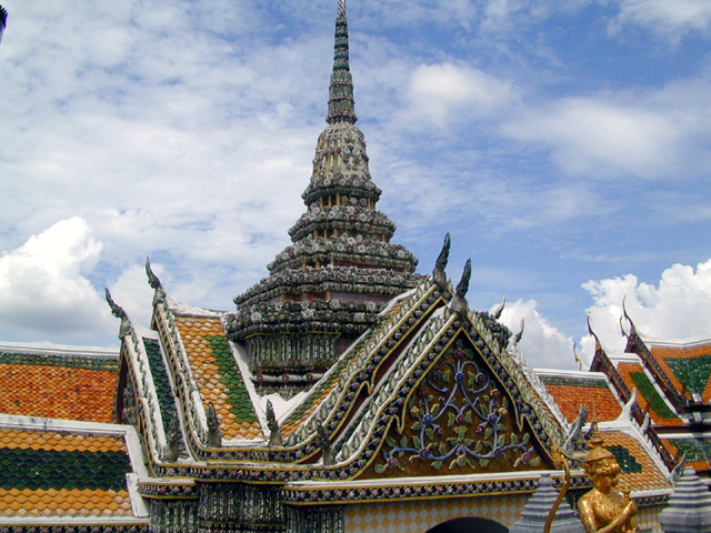 Wat Phra Kaeo (Temple of the Emerald Buddha) 10