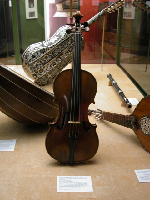 London: Victoria and Albert Museum 8